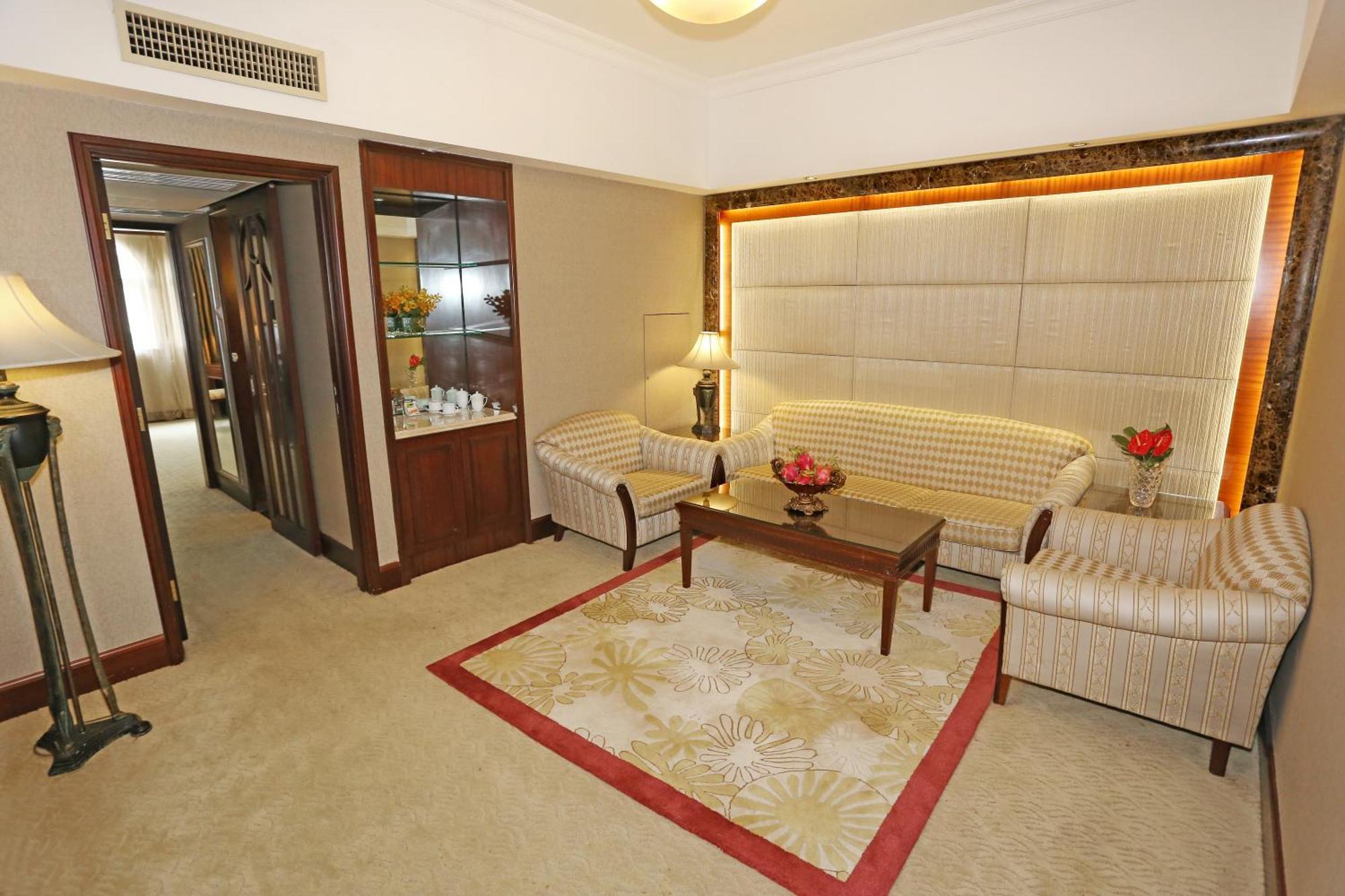 גואנגג'ואו Grand Palace Hotel - Grand Hotel Management Group מראה חיצוני תמונה